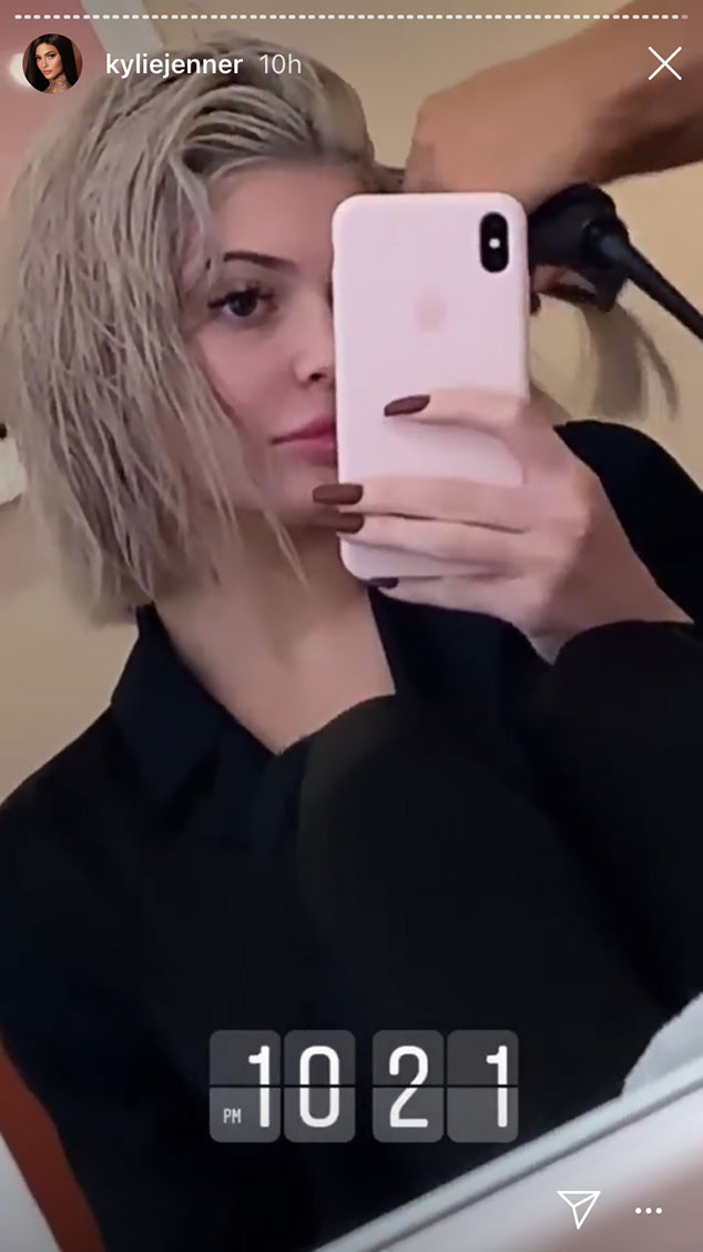 Kylie Jenner Debuts Silvery Blond Hair Just In Time For Winter E